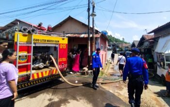 Lupa Matikan Kompor, Rumah Warga di Kaliawi Kebakaran