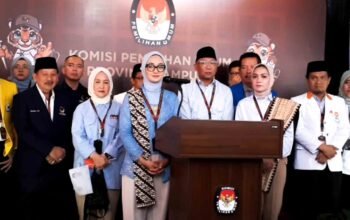 Mirza-Jihan Resmi Mendaftar ke KPU Lampung: Ini Janji Mereka untuk Masa Depan Lampung