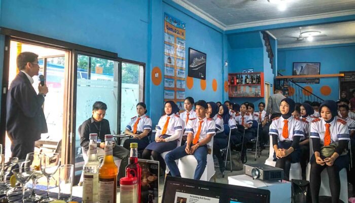 Novotel Lampung Gelar Program Novotel Goes to Campus, Berikan Manfaat Edukatif bagi Generasi Muda