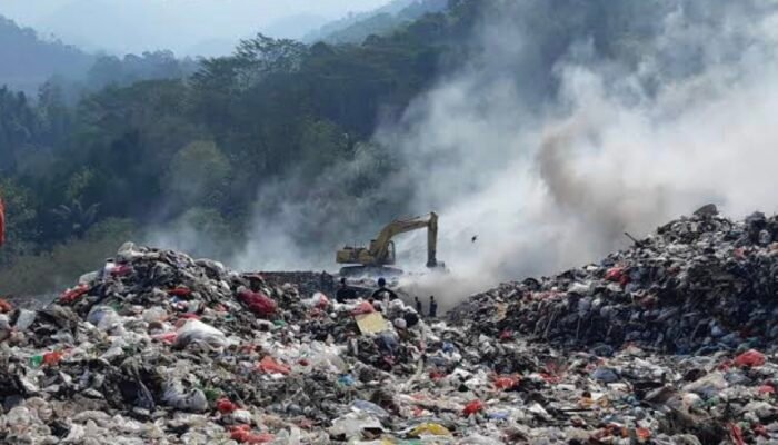 TPA Terbesar di Lampung Kebakaran Lagi, Belasan Hektar Sampah Terancam