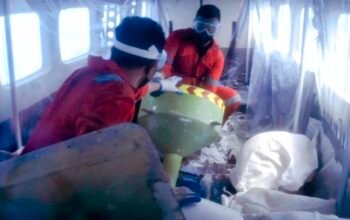Cegah Banjir, BNPB Lampung Tebar 1 Ton Garam ke Langit