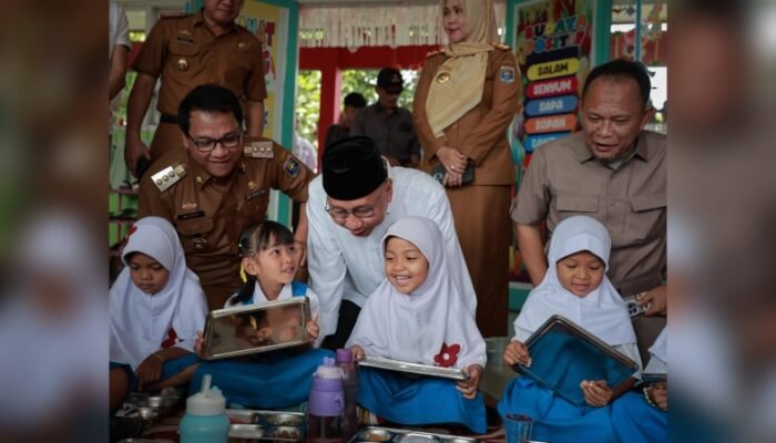 Tinjau MBG di Kota Metro, Mirza: Kualitas Makanan Sesuai Harapan Presiden Prabowo