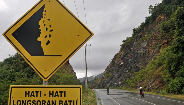 Waspada! 39 Titik Rawan Longsor di Jalan Nasional Lampung Saat Mudik