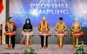 Gubernur Lampung Dampingi Menteri Hukum Supratman Andi Agtas Resmikan Posbankum