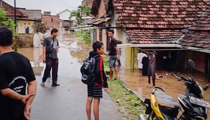 Banjir Melanda Bandar Lampung, Tiga Warga Hanyut, Satu Ditemukan Tewas